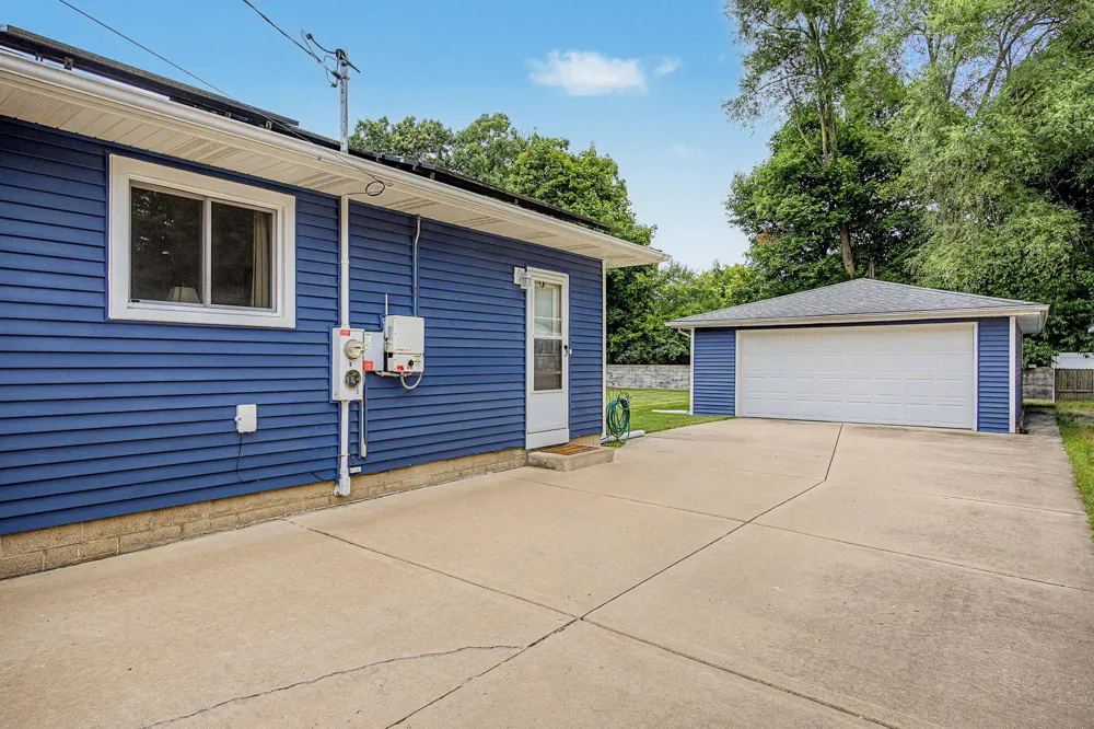 427 Bates Street Jackson, MI 49202