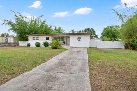 2010 Lee Drive