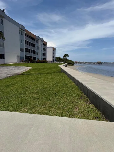 1516 S LAKESIDE DRIVE #107