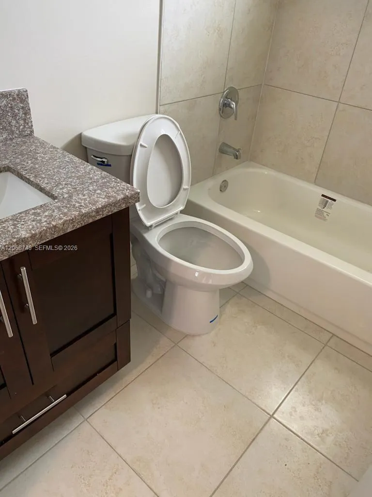 2416 NW 79th Ter #2418 Miami, FL 33147