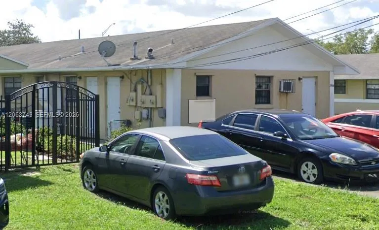 2416 NW 79th Ter #2418 Miami, FL 33147