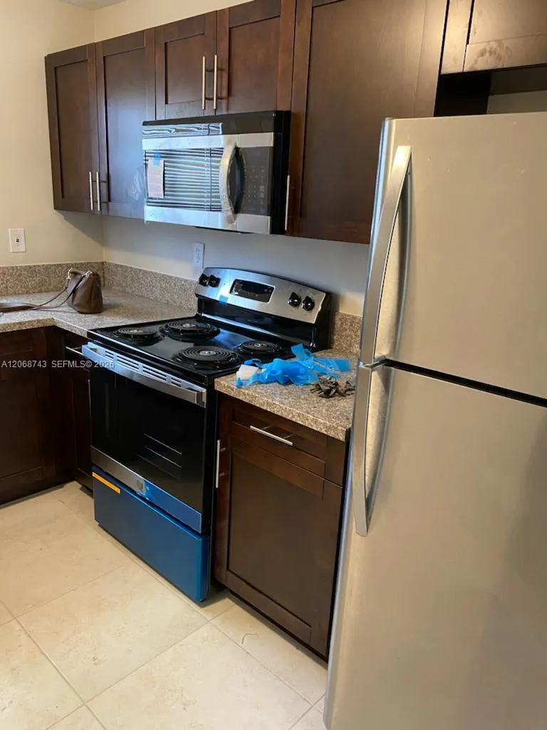 2416 NW 79th Ter #2418 Miami, FL 33147
