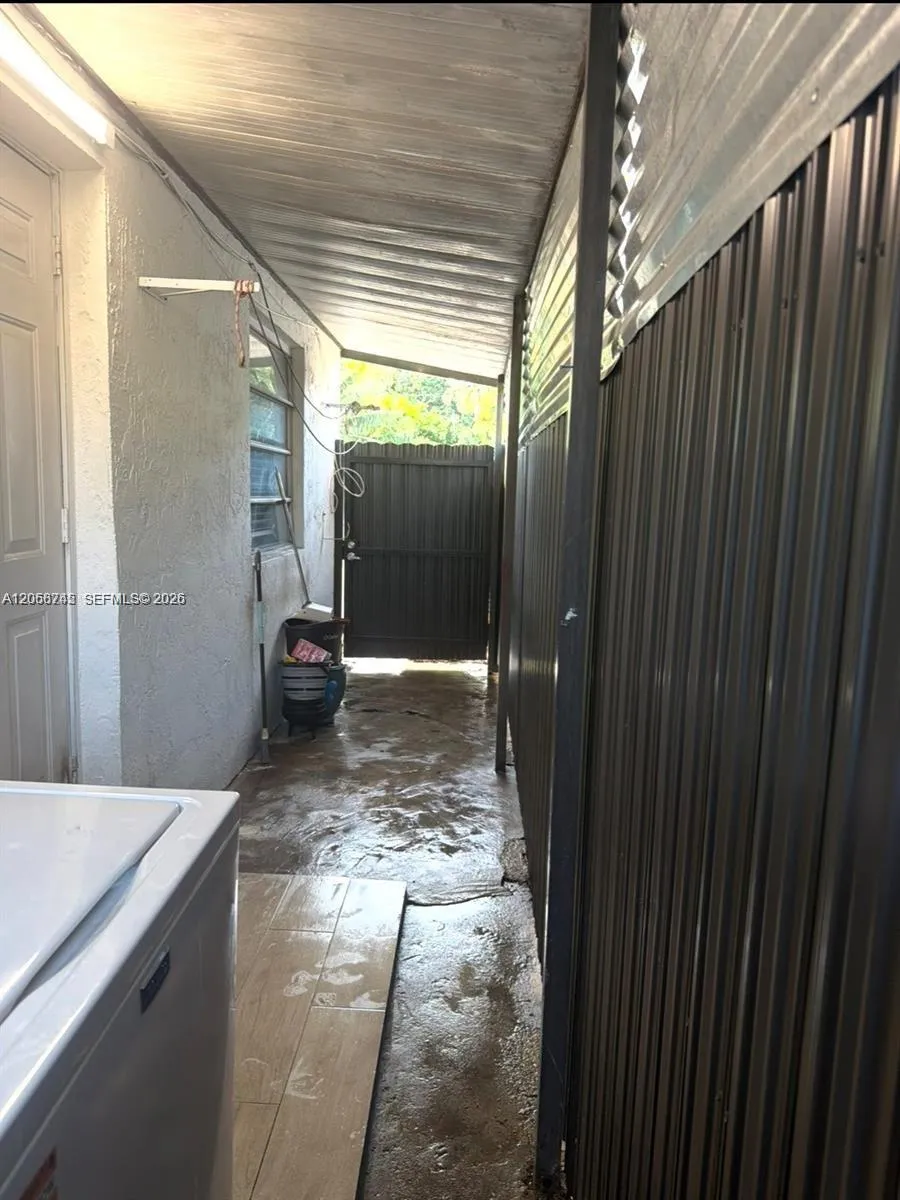 1097 E 1st Ave Hialeah, FL 33010