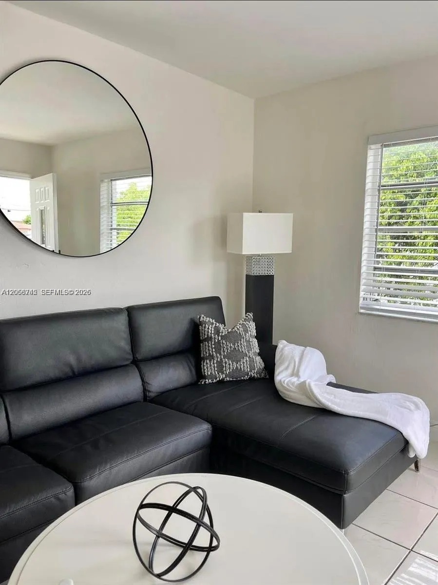 1097 E 1st Ave Hialeah, FL 33010