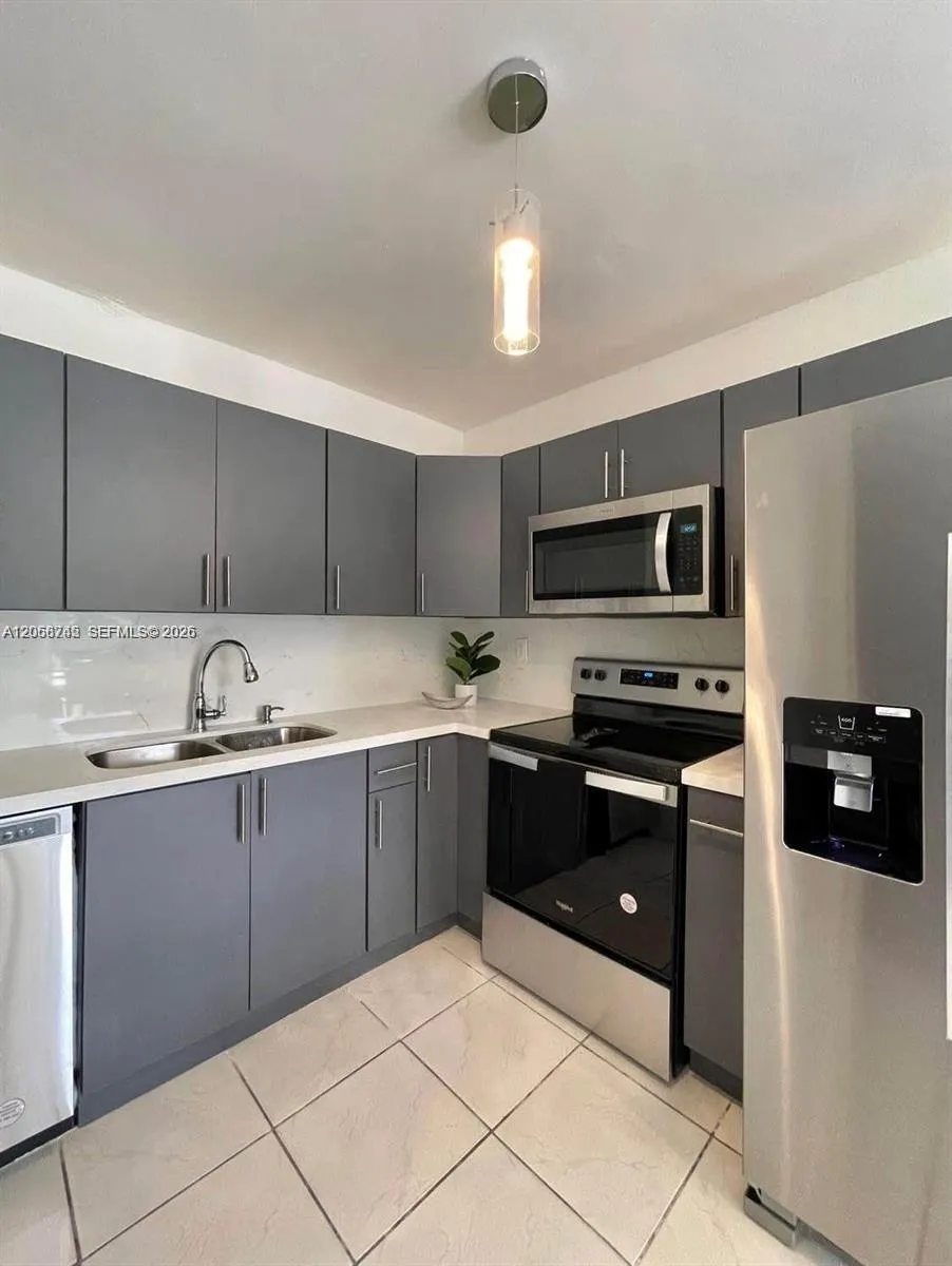 1097 E 1st Ave Hialeah, FL 33010