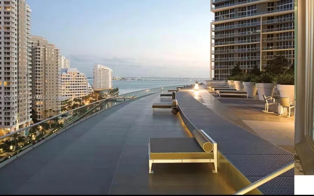 485 Brickell Ave #4711 Miami, FL 33131