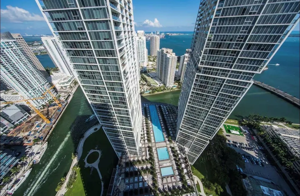 485 Brickell Ave #4711 Miami, FL 33131