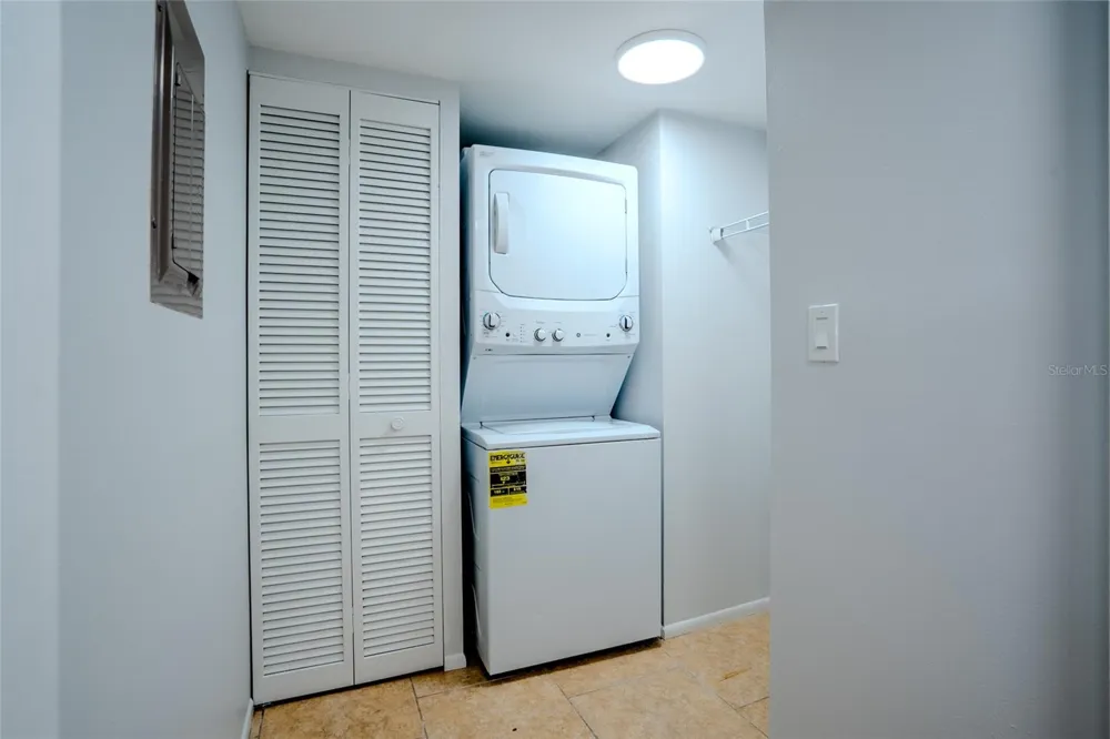 5797 SUMMER SIDE LANE #7A Sarasota, FL 34231