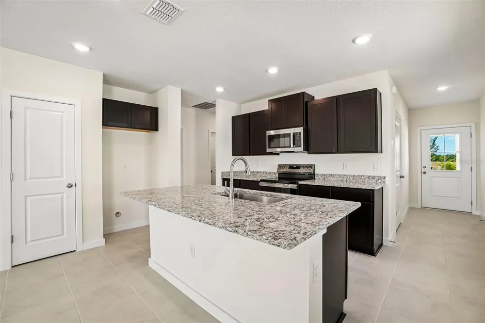 341 MEREDITH BOULEVARD Winter Haven, FL 33881