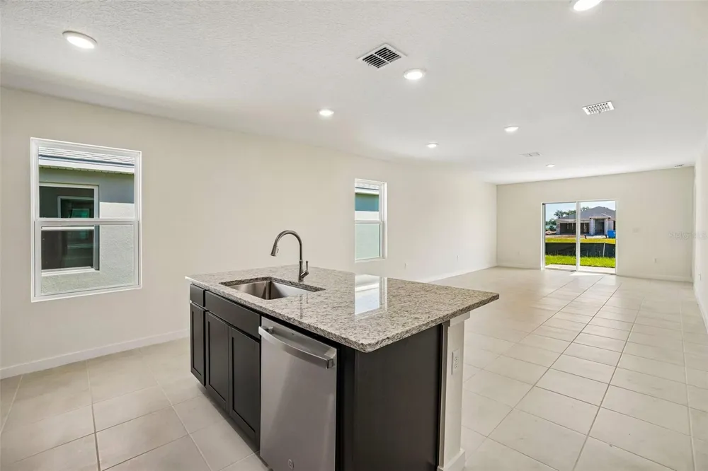 341 MEREDITH BOULEVARD Winter Haven, FL 33881
