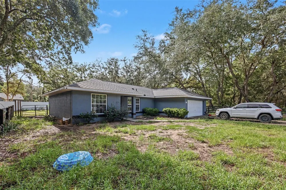 135 FISHER WAY TRAIL Ocklawaha, FL 32179