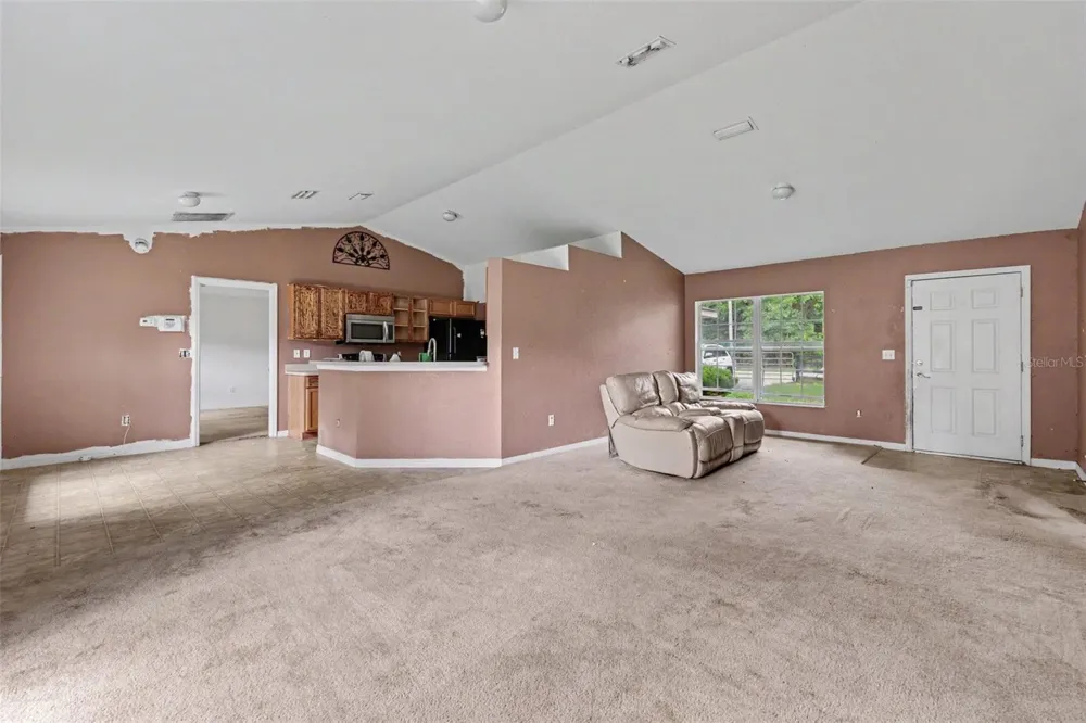 135 FISHER WAY TRAIL Ocklawaha, FL 32179