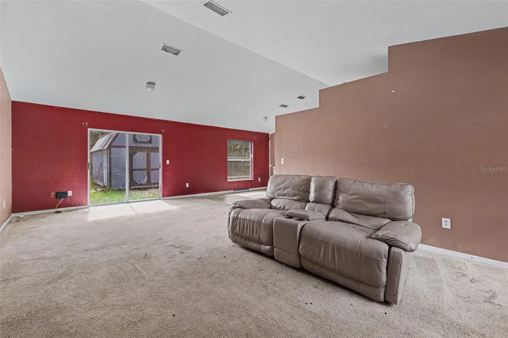 135 FISHER WAY TRAIL Ocklawaha, FL 32179