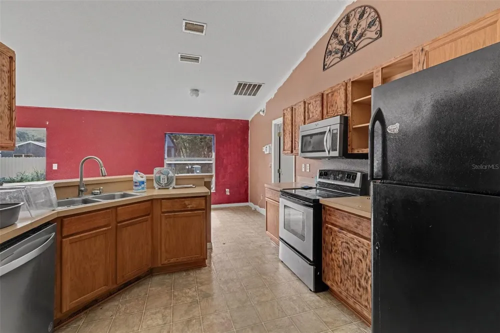 135 FISHER WAY TRAIL Ocklawaha, FL 32179