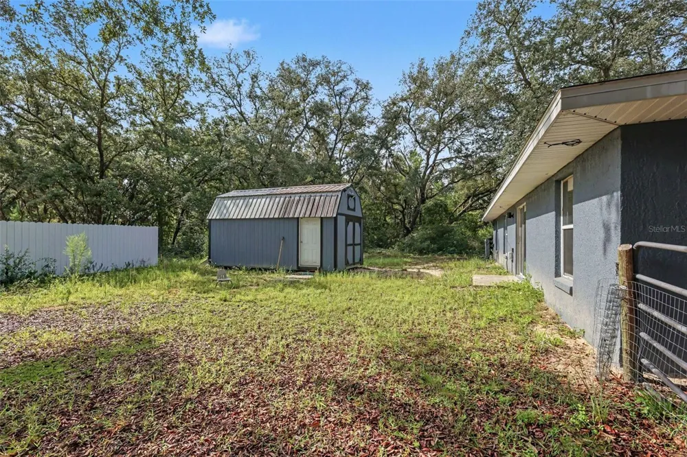 135 FISHER WAY TRAIL Ocklawaha, FL 32179
