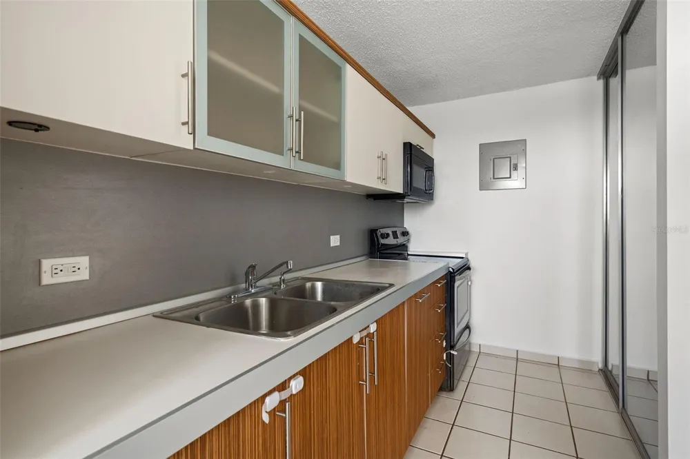 37 Atrium Park CALLE REGINA MEDINA #C-604 Guaynabo, PR 00969