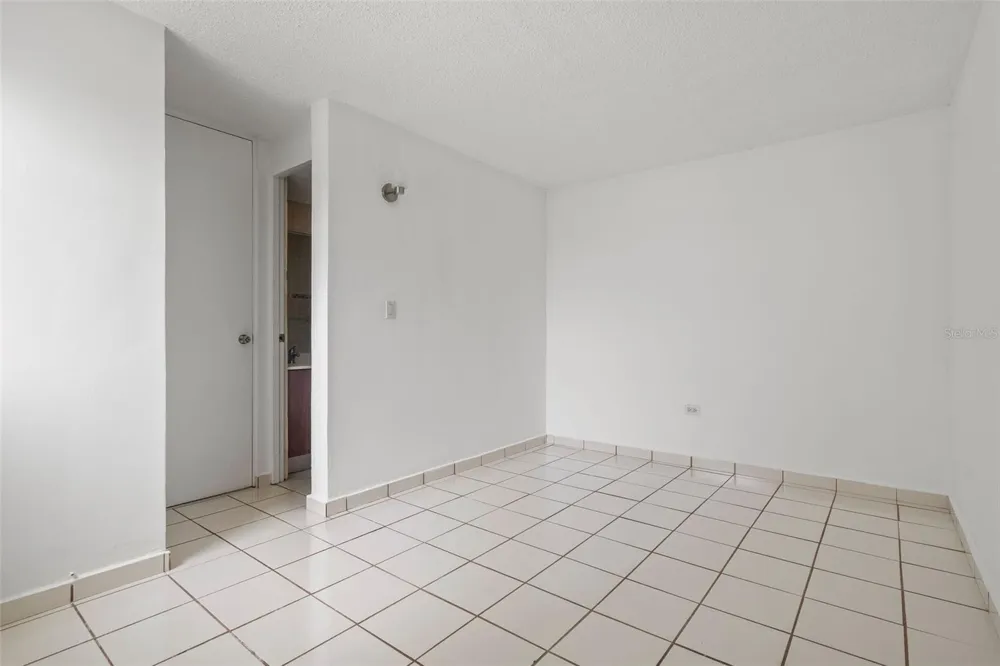 37 Atrium Park CALLE REGINA MEDINA #C-604 Guaynabo, PR 00969