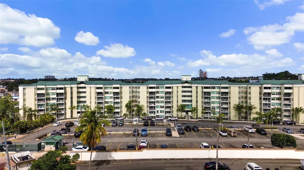37 Atrium Park CALLE REGINA MEDINA #C-604 Guaynabo, PR 00969