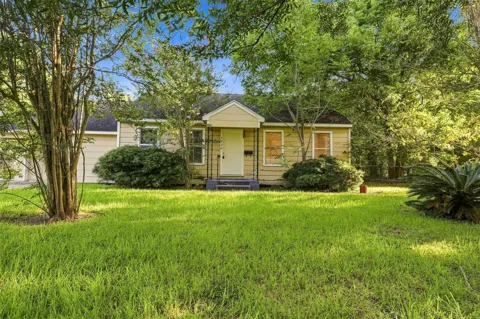1914 Oaklawn Drive