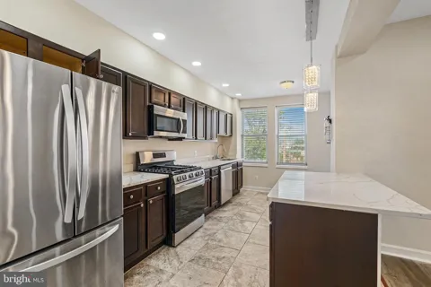 2509 LINDEN AVENUE #2