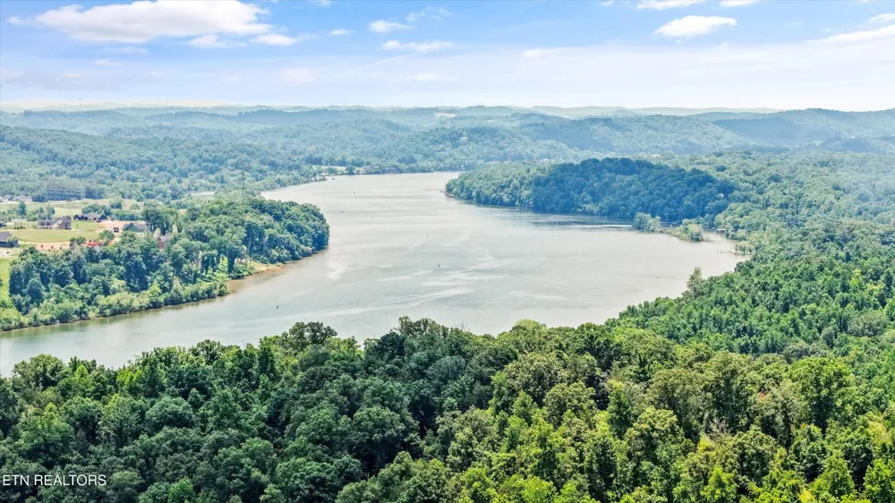 1499 Dogwood Valley Rd Kingston, TN 37763