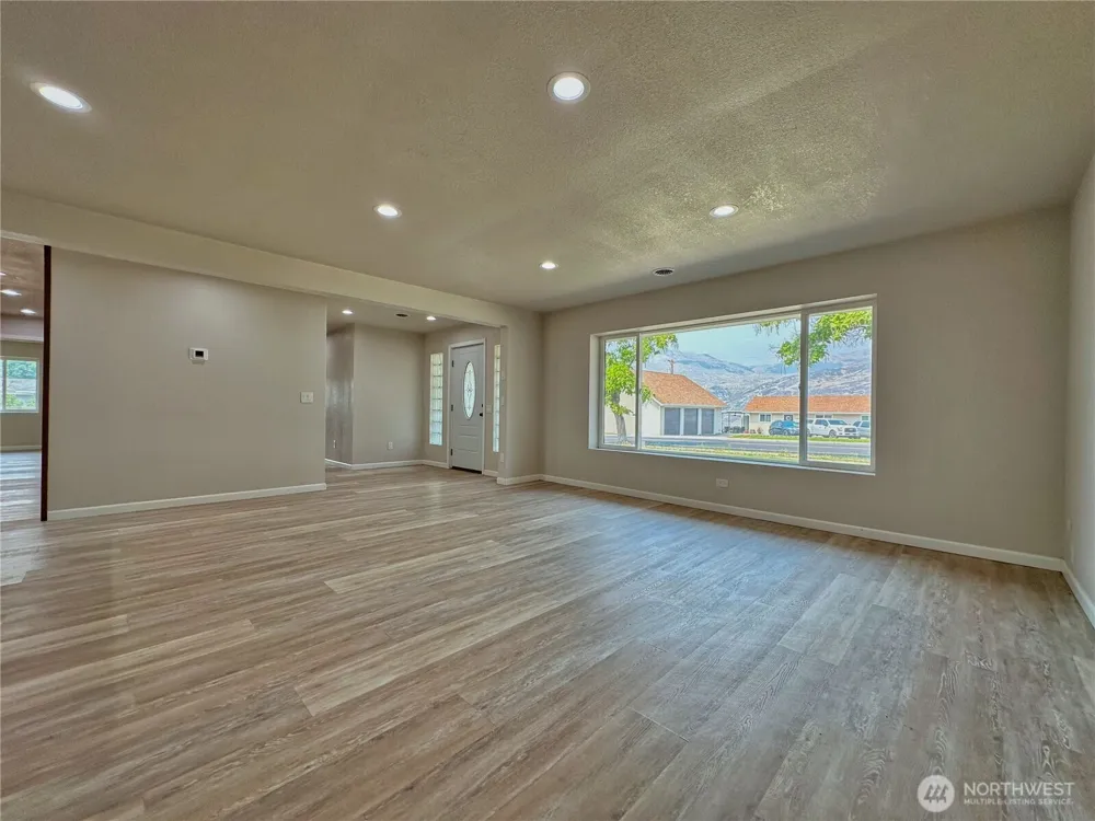 1013 River Drive Coulee Dam, WA 99116