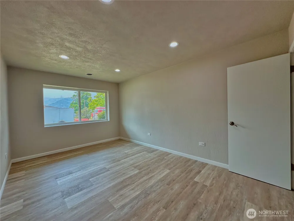 1013 River Drive Coulee Dam, WA 99116