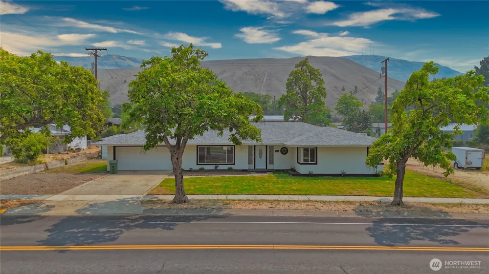 1013 River Drive Coulee Dam, WA 99116
