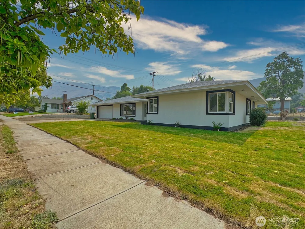 1013 River Drive Coulee Dam, WA 99116
