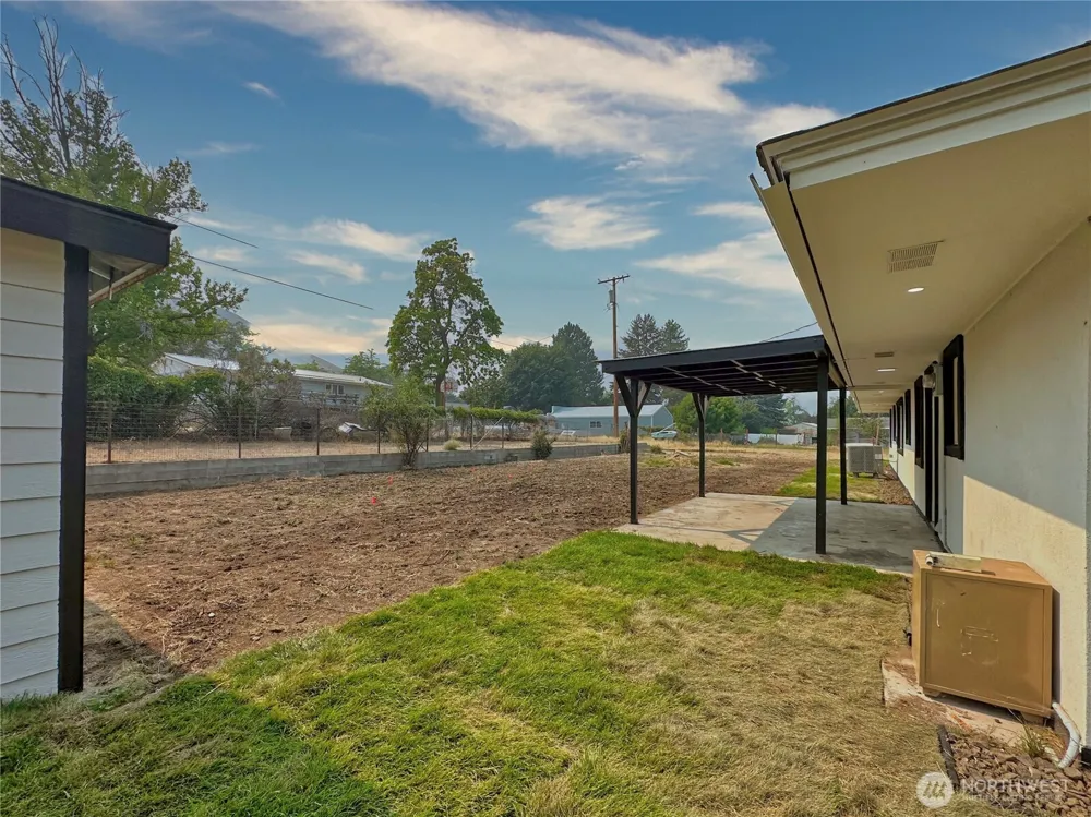 1013 River Drive Coulee Dam, WA 99116