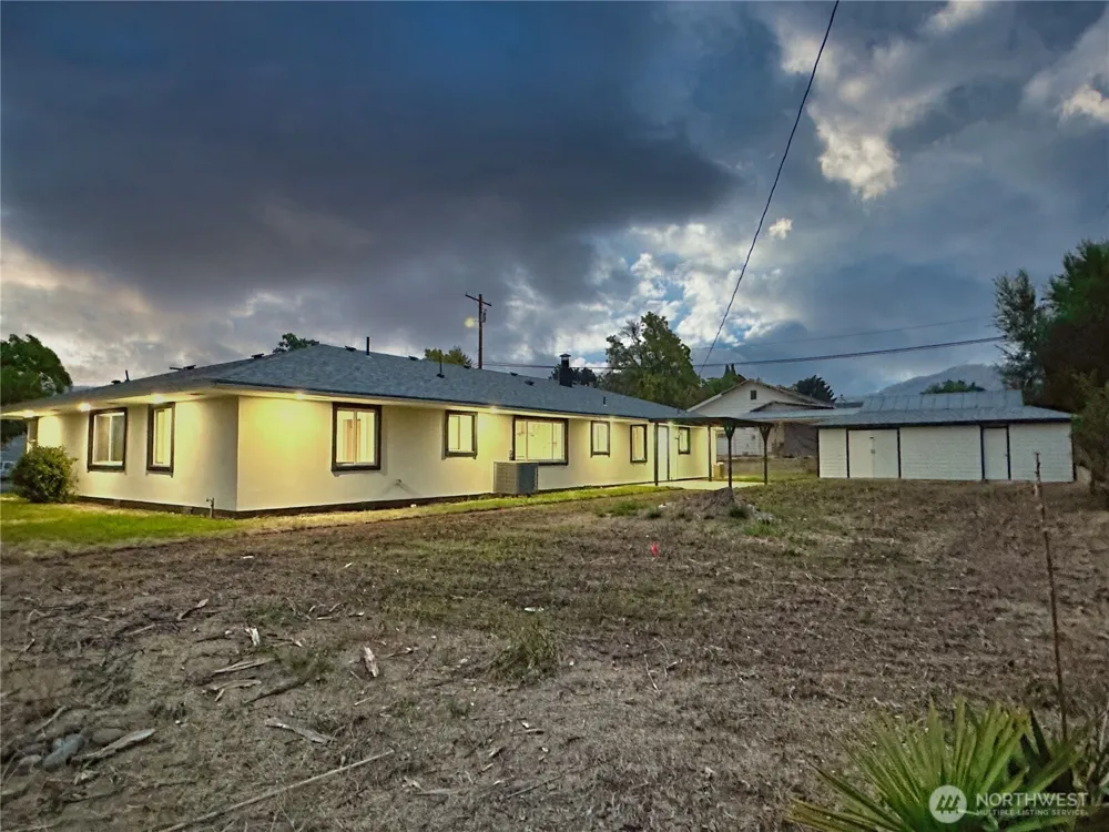 1013 River Drive Coulee Dam, WA 99116