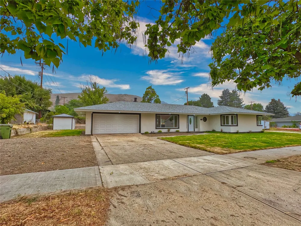 1013 River Drive Coulee Dam, WA 99116