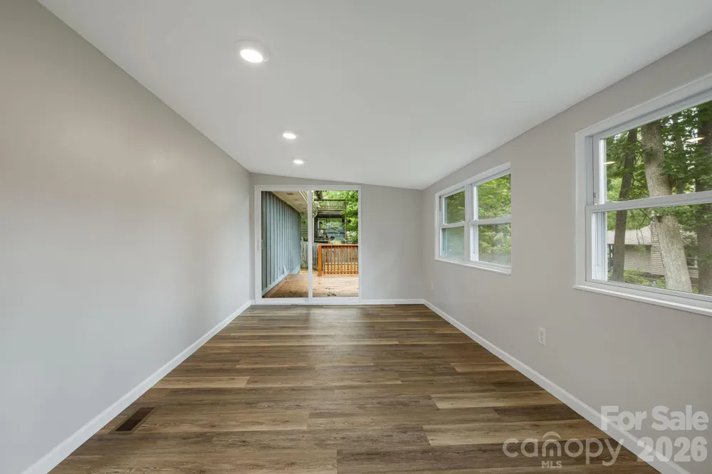 35 Golden Oaks Lane Fletcher, NC 28732