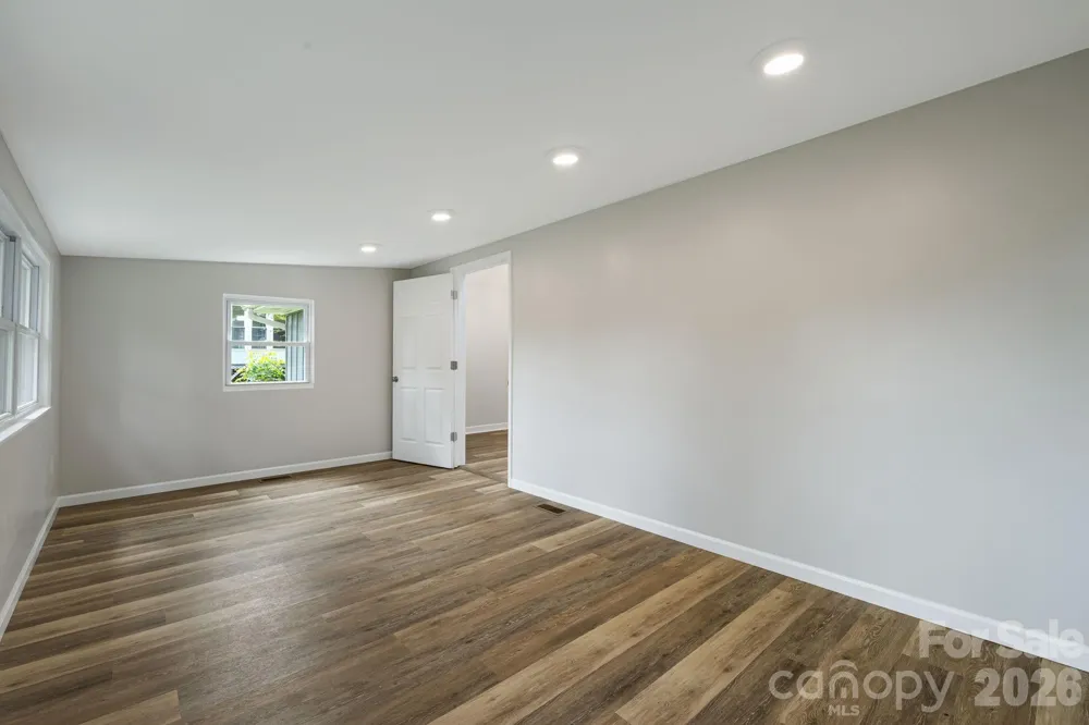 35 Golden Oaks Lane Fletcher, NC 28732