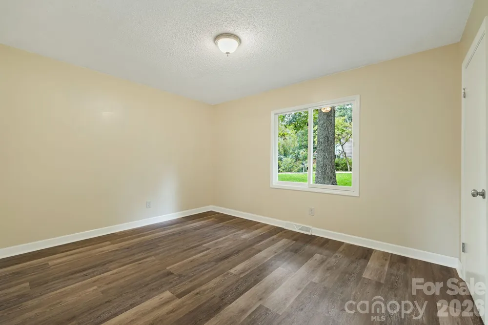 35 Golden Oaks Lane Fletcher, NC 28732