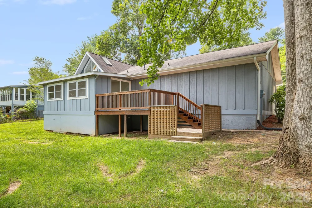 35 Golden Oaks Lane Fletcher, NC 28732