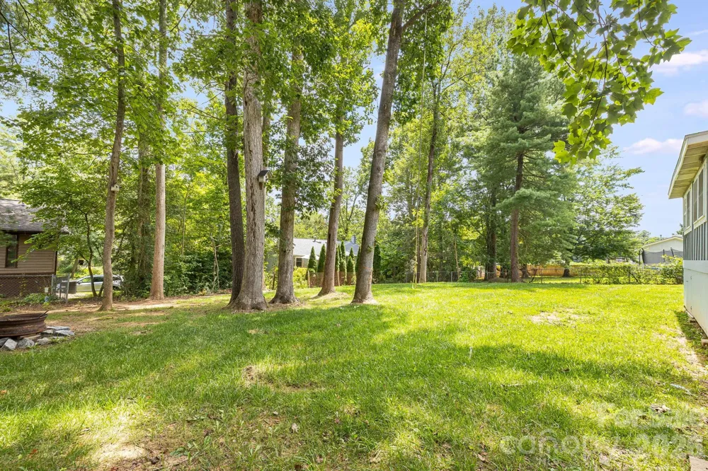 35 Golden Oaks Lane Fletcher, NC 28732