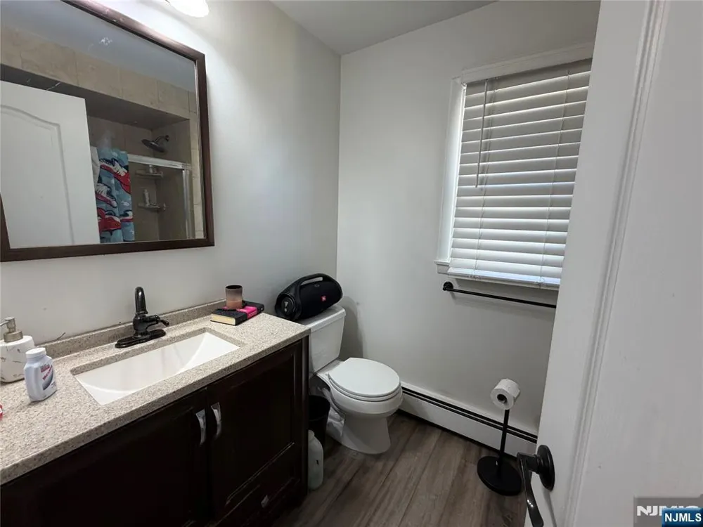 296 E 6th Clifton, NJ 07011
