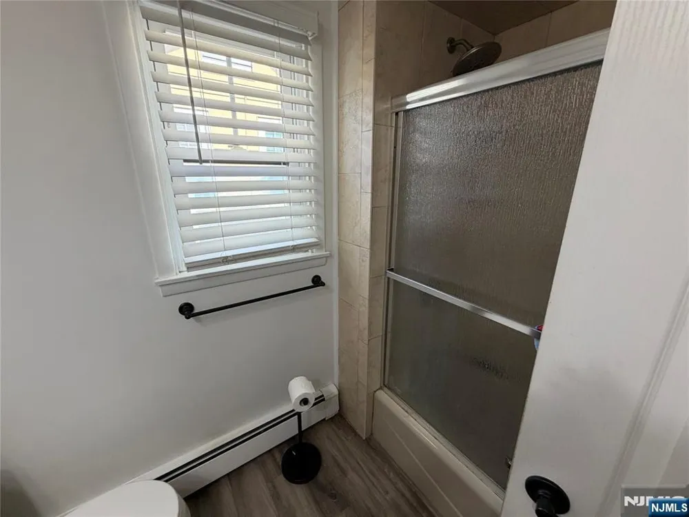 296 E 6th Clifton, NJ 07011