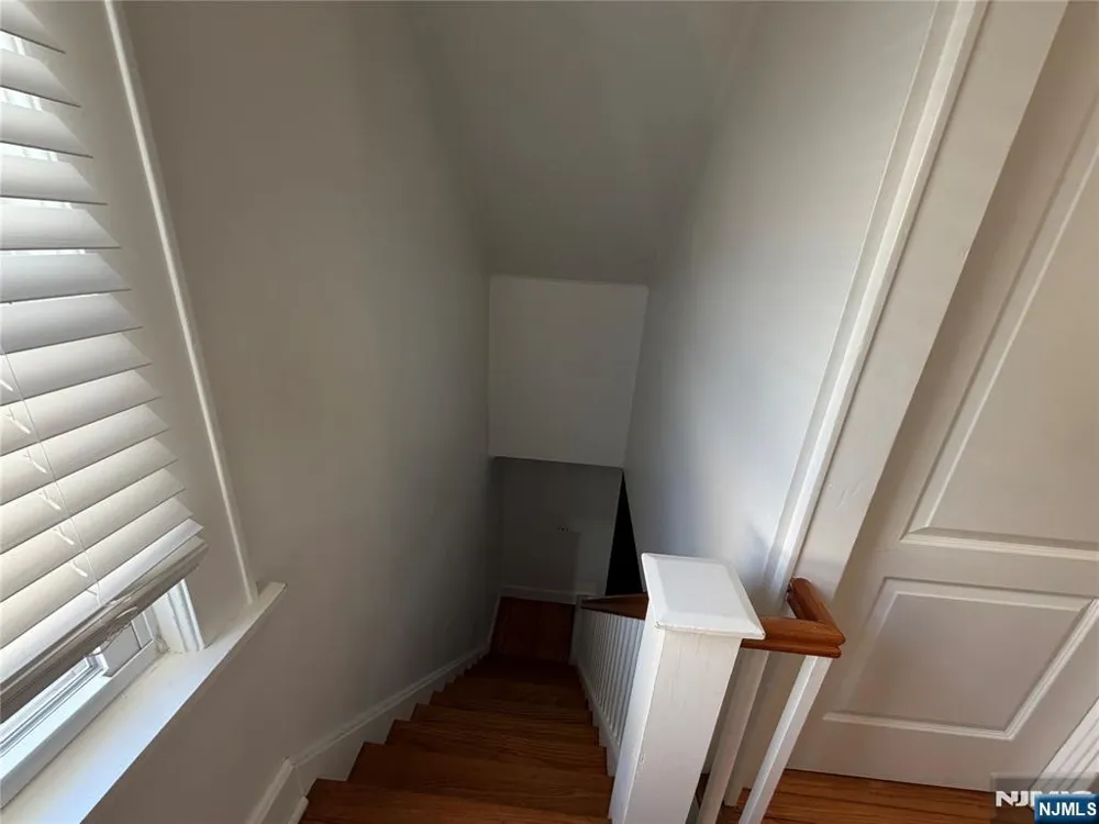 296 E 6th Clifton, NJ 07011