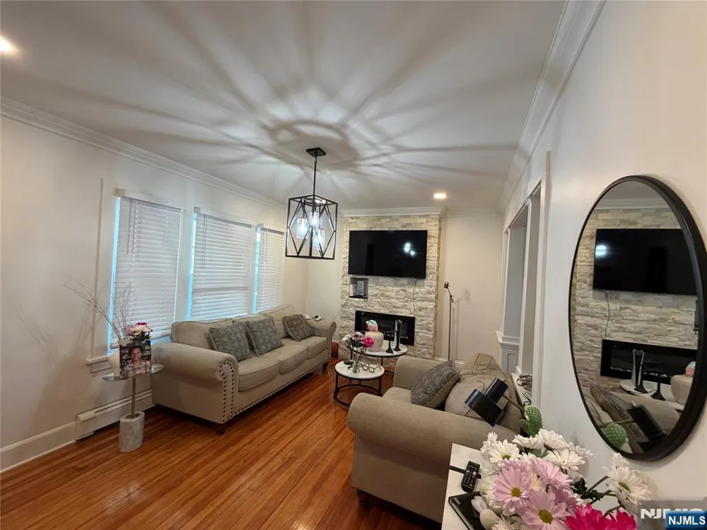 296 E 6th Clifton, NJ 07011