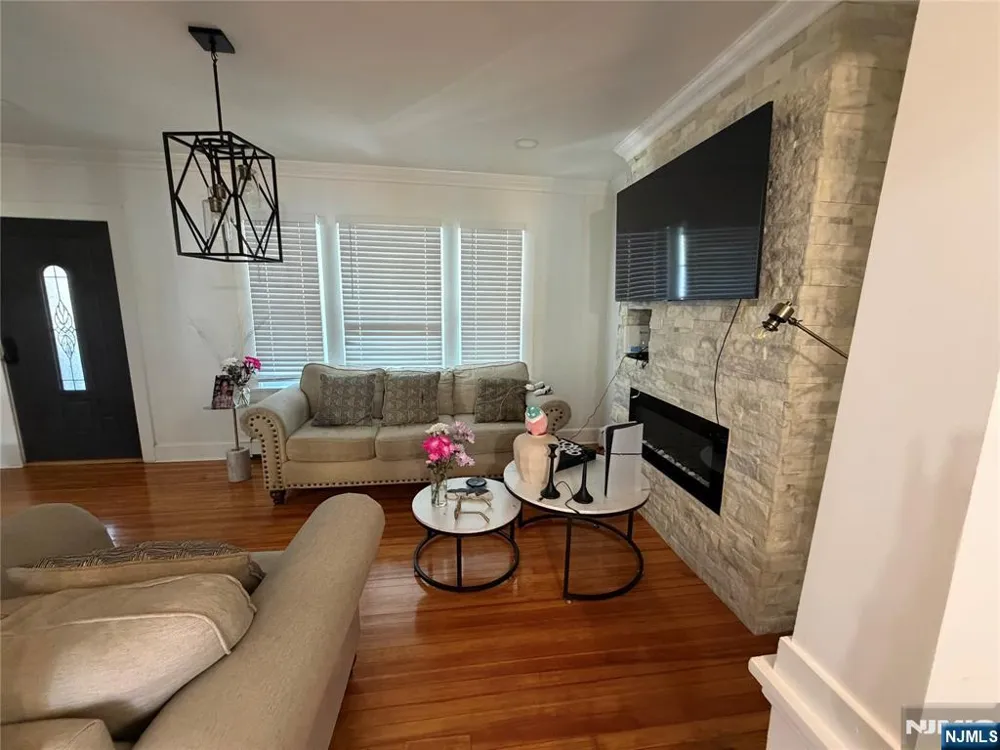 296 E 6th Clifton, NJ 07011