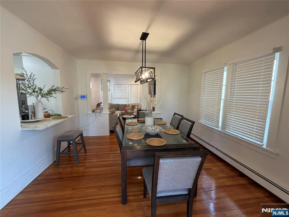 296 E 6th Clifton, NJ 07011