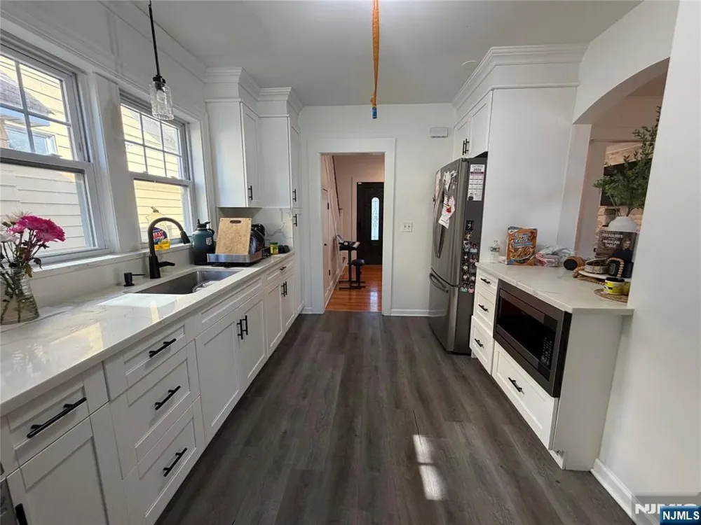 296 E 6th Clifton, NJ 07011