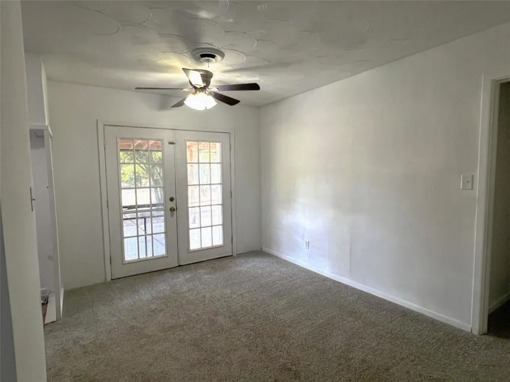 410 Rosalee Henrietta, TX 76365