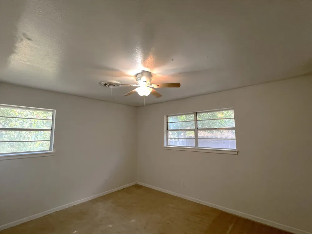 410 Rosalee Henrietta, TX 76365