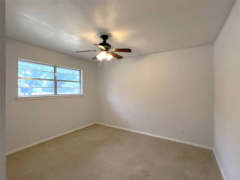 410 Rosalee Henrietta, TX 76365