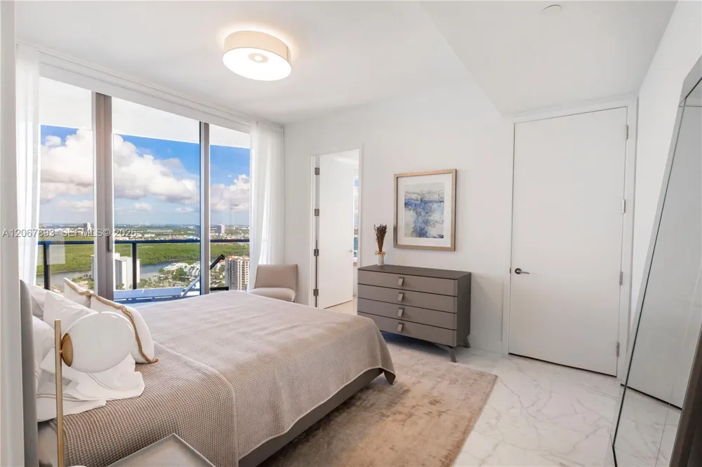 15701 Collins Ave #3005 Sunny Isles Beach, FL 33160