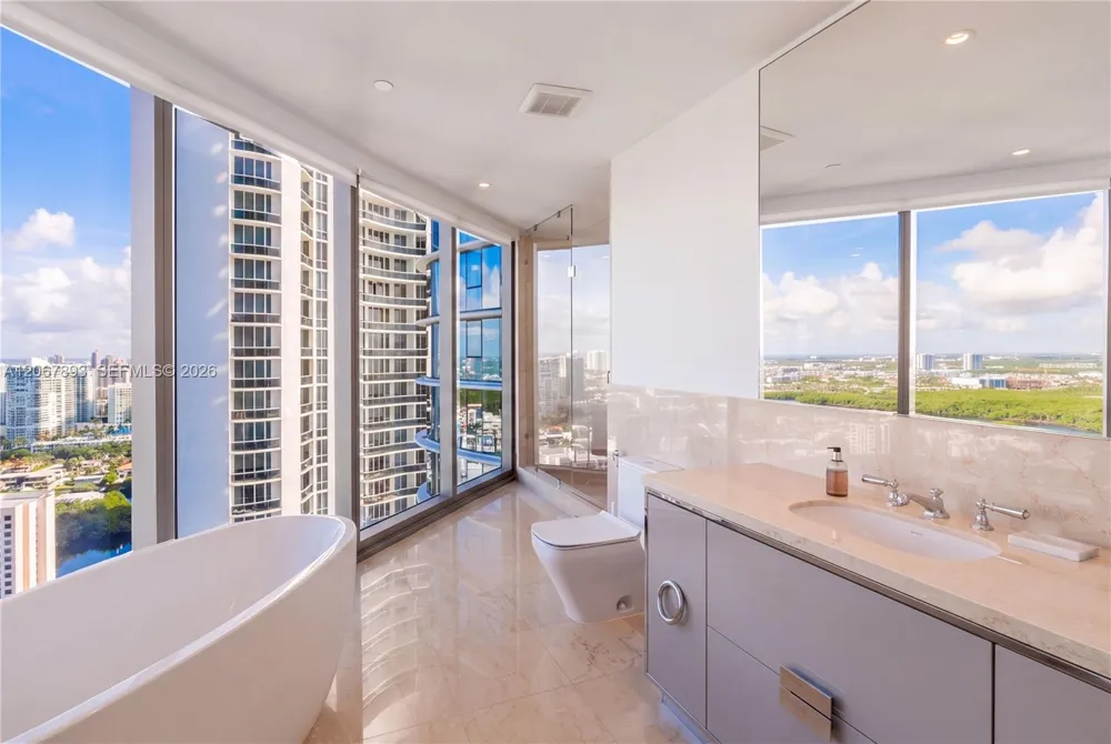 15701 Collins Ave #3005 Sunny Isles Beach, FL 33160