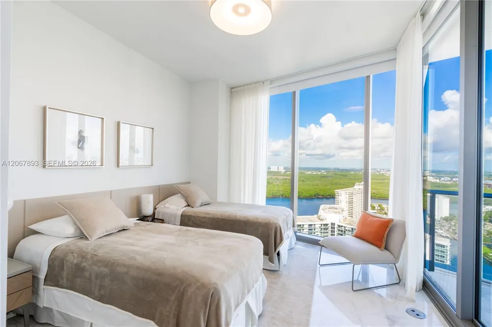 15701 Collins Ave #3005 Sunny Isles Beach, FL 33160